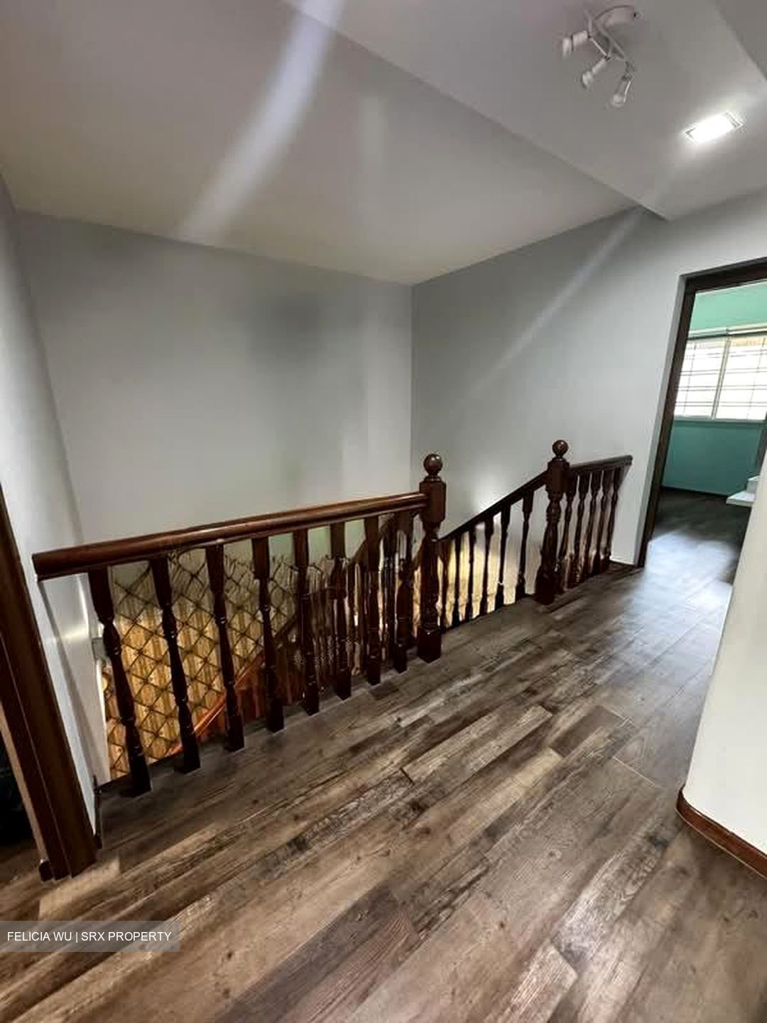 Blk 558 Jurong West Street 42 (Jurong West), HDB Executive #557801111